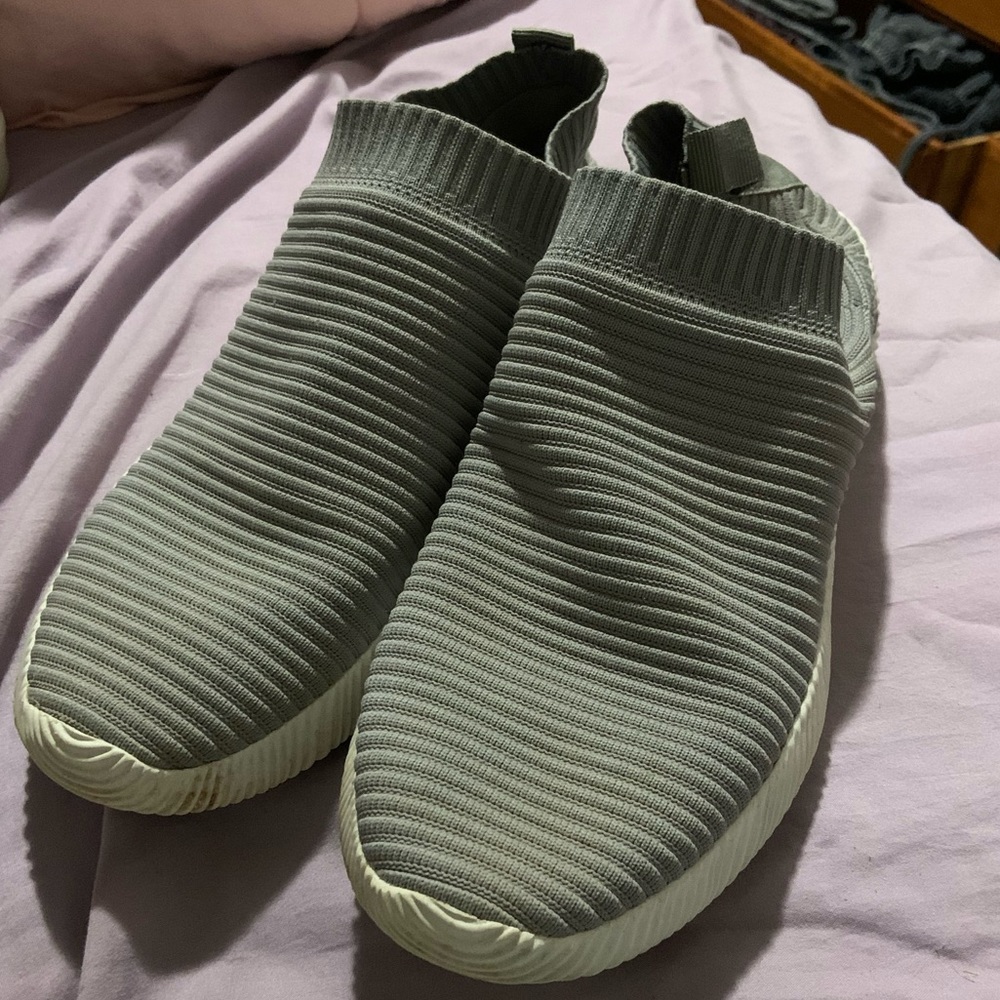 Qupid slip on sneakers